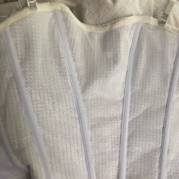 SOLD ON 🖤❤️ NWT Silver Sequin Bustier Corset - Picture 4 of 11